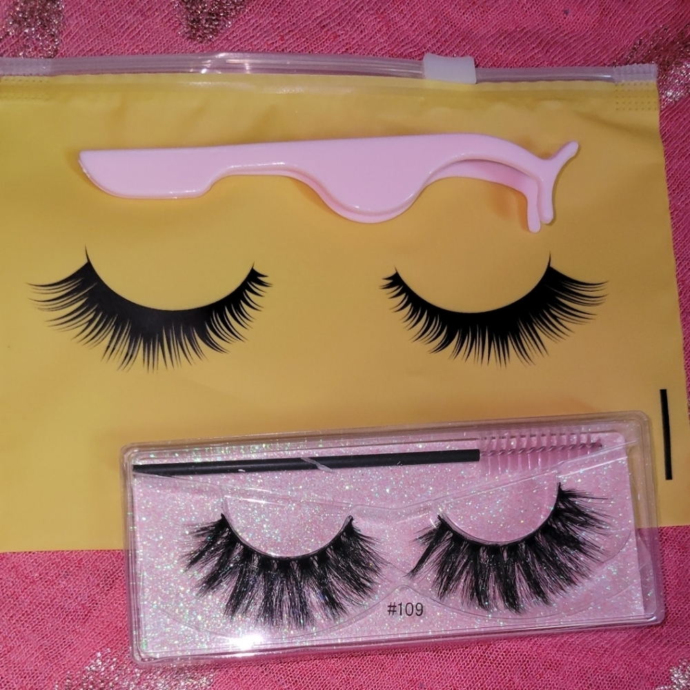 Lashes - Picture 14 of 15